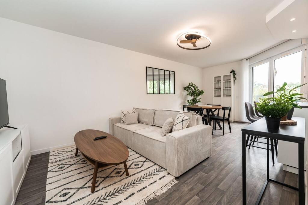 T2 Lespinet - - Parking Gratuit & Wifi * Toulouse